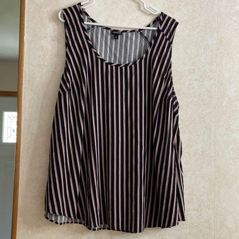 Torrid pink striped tank size 4